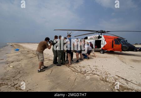 Sauvetage des dauphins - 26-HK-130-327. Ouragan Katrina Banque D'Images