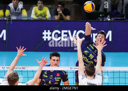 PalaPanini, Modène, Italie, 25 janvier 2023, Tommaso Rinaldi attaque le ballon (Valsa Group Modène) pendant Valsa Group Modène vs SVG Luneburg - Volle Banque D'Images