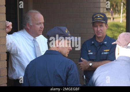 Visite de surveillance de la délégation du Congrès - 26-HK-7-89. Ouragan Katrina Banque D'Images