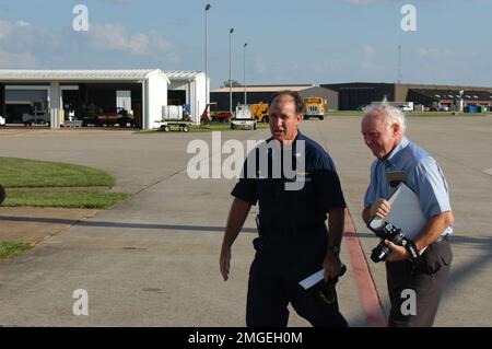 Visite de surveillance de la délégation du Congrès - 26-HK-7-7. Ouragan Katrina Banque D'Images