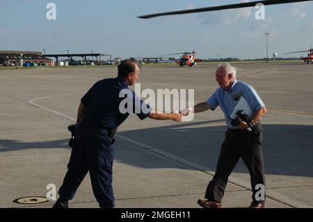 Visite de surveillance de la délégation du Congrès - 26-HK-7-27. Ouragan Katrina Banque D'Images