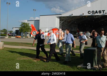 Visite de surveillance de la délégation du Congrès - 26-HK-7-51. Ouragan Katrina Banque D'Images