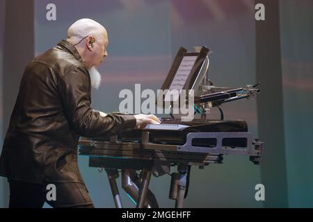 Brescia, Italie. 25th janvier 2023. Spectacle au théâtre de rêve lors de la tournée Top of the World Tour. Dans la photo: Jordan Rudess joue des claviers crédit: NurPhoto SRL/Alamy Live News Banque D'Images