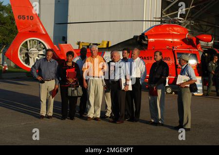 Visite de surveillance de la délégation du Congrès - 26-HK-7-83. Ouragan Katrina Banque D'Images