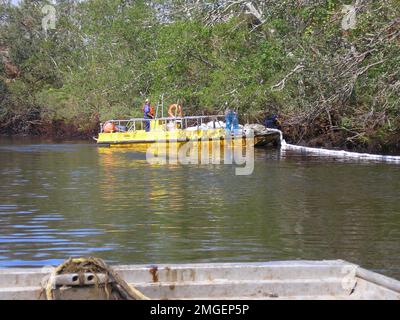 Pollution - ESU St. Louis Response - Basse-Sud - 26-HK-233-11. Ouragan Katrina Banque D'Images