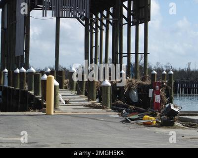 Commandes d'entretien et de logistique Atlantique - équipe d'inventaire des biens - Venise - 26-HK-197-11. Ouragan Katrina Banque D'Images