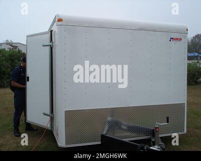 Commandements de l'entretien et de la logistique Atlantique - équipe d'inventaire des biens - Alger - 26-HK-177-6. Ouragan Katrina Banque D'Images