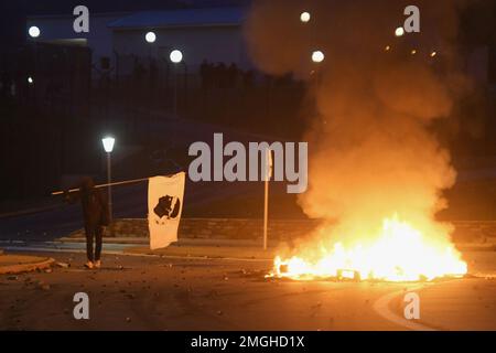 Département de haute-Corse (haute-Corse), Bastia, 27 mars 2022 : rassemblement des nationalistes corses à la mémoire de Yvan Colonna. Mauvaise conduite de protestation Banque D'Images