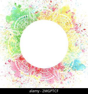 Cadre rond aquarelle dessiné à la main avec des touches de peinture : bleu, jaune, bleu et magenta avec du mandala. Une partie de la grande série d'illustrations Holi Banque D'Images