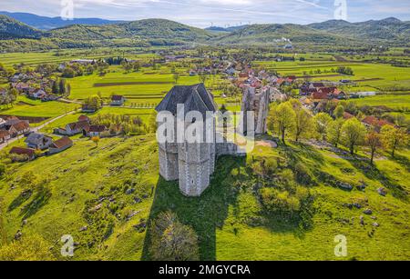 Vestiges du fort Sokolac à Brinje Banque D'Images