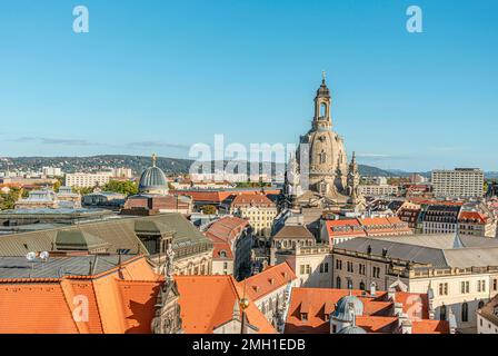 Vue sur le toit de la vieille ville de Dresde, Saxe, Allemagne, vue depuis la plate-forme d'observation du château de Dresde. Banque D'Images