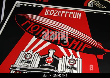 Viersen, Allemagne - 1 janvier. 2023: Gros plan isolé vinyle album couverture mère de groupe de rock britannique LED Zeppelin Banque D'Images