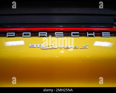 Bucarest, Roumanie - 10.07.2022 : vue arrière de Porsche 911 Carrera S. Banque D'Images