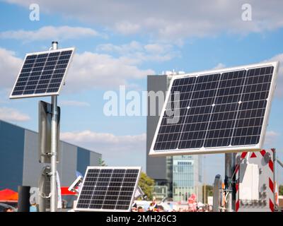 Gros plan avec un panneau solaire photovoltaïque Banque D'Images