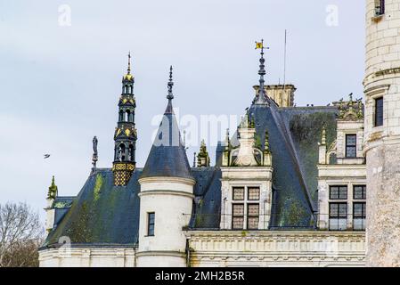 Chenonceau, France - décembre 29 2022 : Château de Chenonceau de l'autre côté de la rivière le cher Banque D'Images