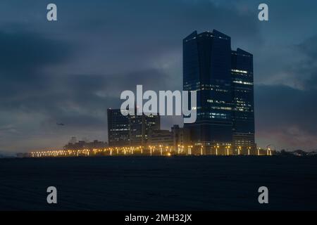 karachi pakistan 2022, karachi paysage urbain, monuments de karachi, centre commercial dolmen de clifton, golden hour. coucher de soleil à karachi, vue sur la mer Banque D'Images