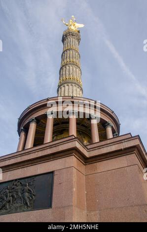 Berlin septembre 2019: La colonne de la victoire sur la Grande étoile dans le Grand Tiergarten Banque D'Images