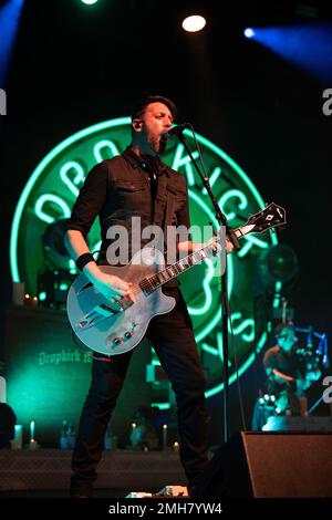 Punk celtique américain et de Boston, Dropkick Murphys se produit en direct à Hanovre, en allemagne Banque D'Images