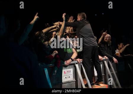Punk celtique américain et de Boston, Dropkick Murphys se produit en direct à Hanovre, en allemagne Banque D'Images