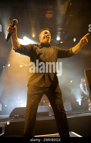 Punk celtique américain et originaire de Boston, Dropkick Murphys se produisant en concert à Hanovre, en Allemagne Banque D'Images
