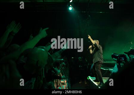 Punk celtique américain et de Boston, Dropkick Murphys se produit en direct à Hanovre, en allemagne Banque D'Images