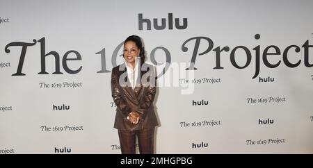 Los Angeles, États-Unis. 26th janvier 2023. Oprah Winfrey arrivant à la première de Hulu « le projet 1619 » à Los Angeles, qui s'est tenue au musée Academy of Motion Pictures à Los Angeles, en Californie, sur 26 janvier 2023. © Janet Gough / AFF-USA.COM Credit: AFF/Alamy Live News Banque D'Images