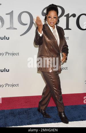 Los Angeles, États-Unis. 26th janvier 2023. Oprah Winfrey arrivant à la première de Hulu « le projet 1619 » à Los Angeles, qui s'est tenue au musée Academy of Motion Pictures à Los Angeles, en Californie, sur 26 janvier 2023. © Janet Gough / AFF-USA.COM Credit: AFF/Alamy Live News Banque D'Images