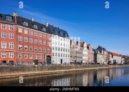 Maisons le long de Gammel Strand et Slotsholmskanalen ; Copenhague, Danemark Banque D'Images