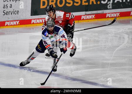 COLOGNE, ALLEMAGNE - 24 JANVIER 2023: Match de hockey DEL Koelner Haie - Iselorhn Roosters Banque D'Images