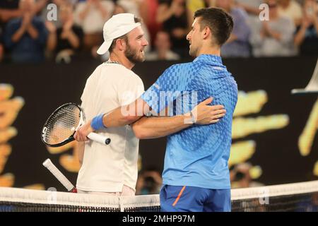 Novak Djokovic, de Serbie, célèbre la défaite de Tommy Paul of, États-Unis. , . Au Rod laver Arena, Melbourne, Australie, le 27 janvier 2023. Photo de Peter Dovgan. Utilisation éditoriale uniquement, licence requise pour une utilisation commerciale. Aucune utilisation dans les Paris, les jeux ou les publications d'un seul club/ligue/joueur. Crédit : UK Sports pics Ltd/Alay Live News Banque D'Images