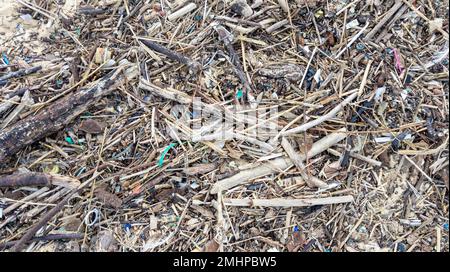 Déchets plastique pollution de l'océan déchets et déchets sur la plage Banque D'Images