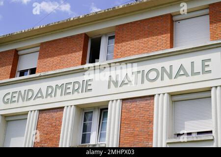 Gendarmerie nationale signe texte logo sur bâtiment barrack signifie police militaire française Banque D'Images