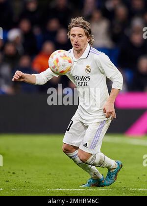 Madrid, Madrid, Espagne. 27th janvier 2023. Luka Modric du Real Madrid pendant le match de la coupe du Royaume d'Espagne entre le Real Madrid CF v Atletico de Madrid au stade Santiago Bernabeu de Madrid, Espagne, 26 janvier 2023 (Credit image: © Ruben Albarran/ZUMA Press Wire) USAGE ÉDITORIAL SEULEMENT! Non destiné À un usage commercial ! Crédit : ZUMA Press, Inc./Alay Live News Banque D'Images