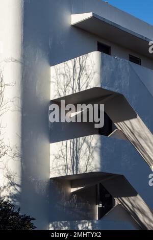 Lawn Road Flats, connu sous le nom de bâtiment Isokon, par Wells Coates, 1934, Belsize Park, Londres Banque D'Images