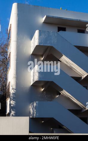 Lawn Road Flats, connu sous le nom de bâtiment Isokon, par Wells Coates, 1934, Belsize Park, Londres Banque D'Images