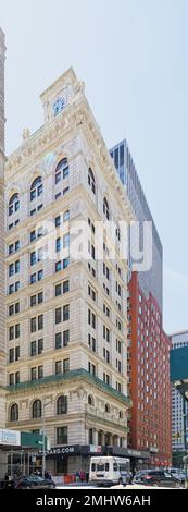 Le 108 Leonard Street, alias Clock Tower Building, a été construit comme New York Life Insurance Company Building. Le site de New York est maintenant des appartements. Banque D'Images