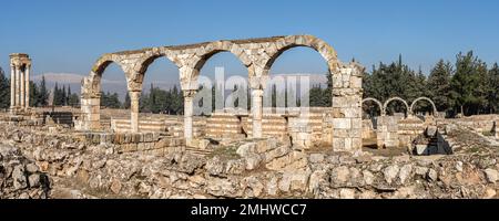 Arches sur les ruines d'Umayyad à Anjar, vallée de la Bekaa, Liban Banque D'Images