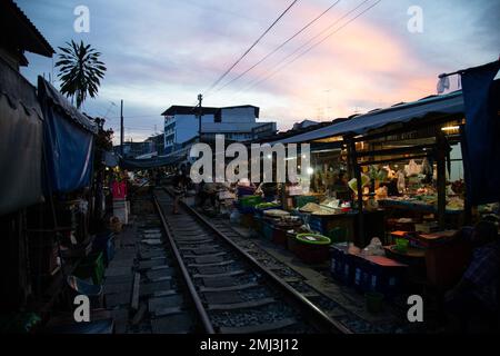 Marché ROM HUP Sunset - Thaïlande Banque D'Images