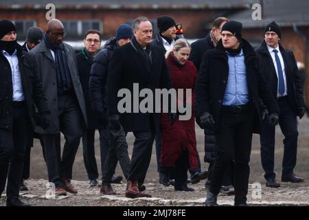 Brzezinka, Pologne. 27th janvier 2023. Douglas Emhoff, le deuxième gentleman des États-Unis s'est marié au vice-président des États-Unis en 49th, Kamala Harris, lors de l'anniversaire 78th d'Auschwitz - Birkenau libération et la Journée de commémoration de l'Holocauste dans l'ancien camp nazi de concentration et d'extermination d'Auschwitz Birkenau II Brzezinka, Pologne sur 27 janvier 2023. (Credit image: © Beata Zawrzel/ZUMA Press Wire) USAGE ÉDITORIAL SEULEMENT! Non destiné À un usage commercial ! Crédit : ZUMA Press, Inc./Alay Live News Banque D'Images