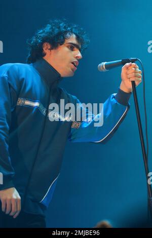 Madrid, Espagne. 27th janvier 2023. Le chanteur Diego Ibañez du groupe Carolina Durante se produit en direct pendant le festival de musique Inverfest au Wizcenter de Madrid. Crédit : SOPA Images Limited/Alamy Live News Banque D'Images