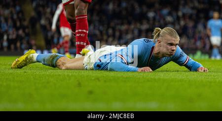 Manchester, Royaume-Uni. 28th janvier 2023. Erling Haaland de Manchester City semble découragé après avoir manqué une chance lors du quatrième tour de match de la FA Cup entre Manchester City et Arsenal à Manchester, en Grande-Bretagne, le 27 janvier 2023. Credit: Xinhua/Alay Live News Banque D'Images