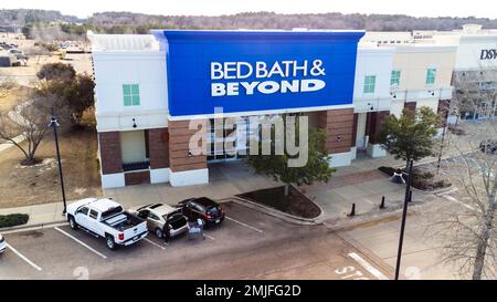 Flowood, MS - janvier 2023 : Bed Bath & Beyond est une chaîne de magasins de vente au détail qui vend de la literie, de la salle de bains, de la cuisine et des décorations pour la maison. Banque D'Images