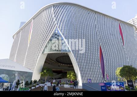 Centre du Xcommuniqué situé dans le quartier culturel de West Kowloon. C'est un lieu spécialement conçu pour les spectacles d'opéra chinois. Banque D'Images