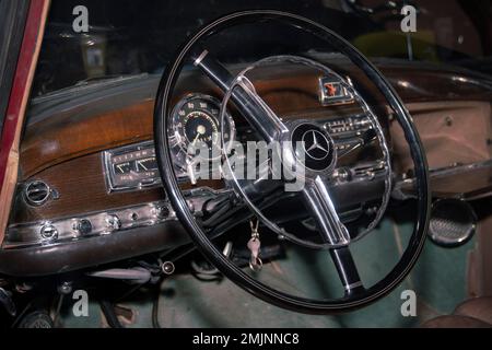 Intérieur de Mercedes-Benz W186 300C "Adenauer", fabriqué: 1951-1957 Banque D'Images