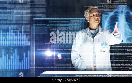 Médecin, hôpital ou soins de santé avec hologramme de rayons X dans le virus de la tuberculose, le cancer ou l'analyse de superposition d'asthme la nuit. Futuriste, abstrait ou poumons Banque D'Images