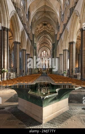 Vue intérieure sur la cathédrale de Salisbury. Banque D'Images