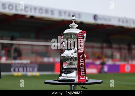 Accrington, Royaume-Uni. 28th janvier 2023. Le trophée de la coupe FA sur le terrain avant le match rond de la coupe FA 4th entre Accrington Stanley et Leeds United au stade Wham, à Accrington, le samedi 28th janvier 2023. (Credit: Pat Scaasi | MI News) Credit: MI News & Sport /Alay Live News Banque D'Images