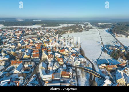 La ville viticole de Pleinfeld dans le district du lac franconien Banque D'Images