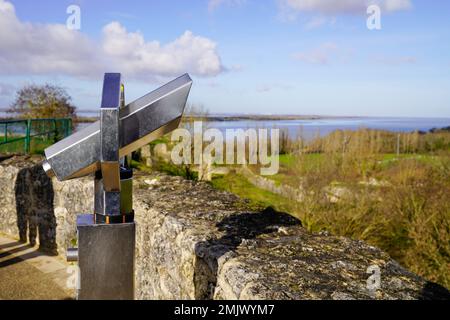 Télescope touristique Tower Viewer à pièces à blaye citadelle Gironde France Banque D'Images