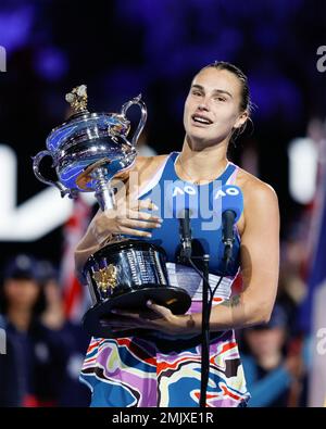 Melbourne, Australie. 28th. Janvier 2023. Aryna Sabalenka, lauréate du trophée de l'Open d'Australie 2023 au parc de Melbourne le samedi 28 janvier 202 © Juergen Hasenkopf / Alamy Live News Banque D'Images